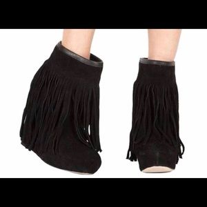 Koolaburra Veleta Fringe Booties
